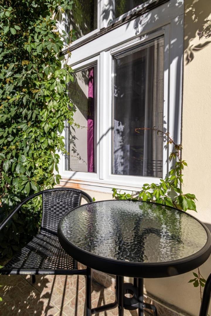 Oasis On The Broadway With Ac Appartamento Budapest