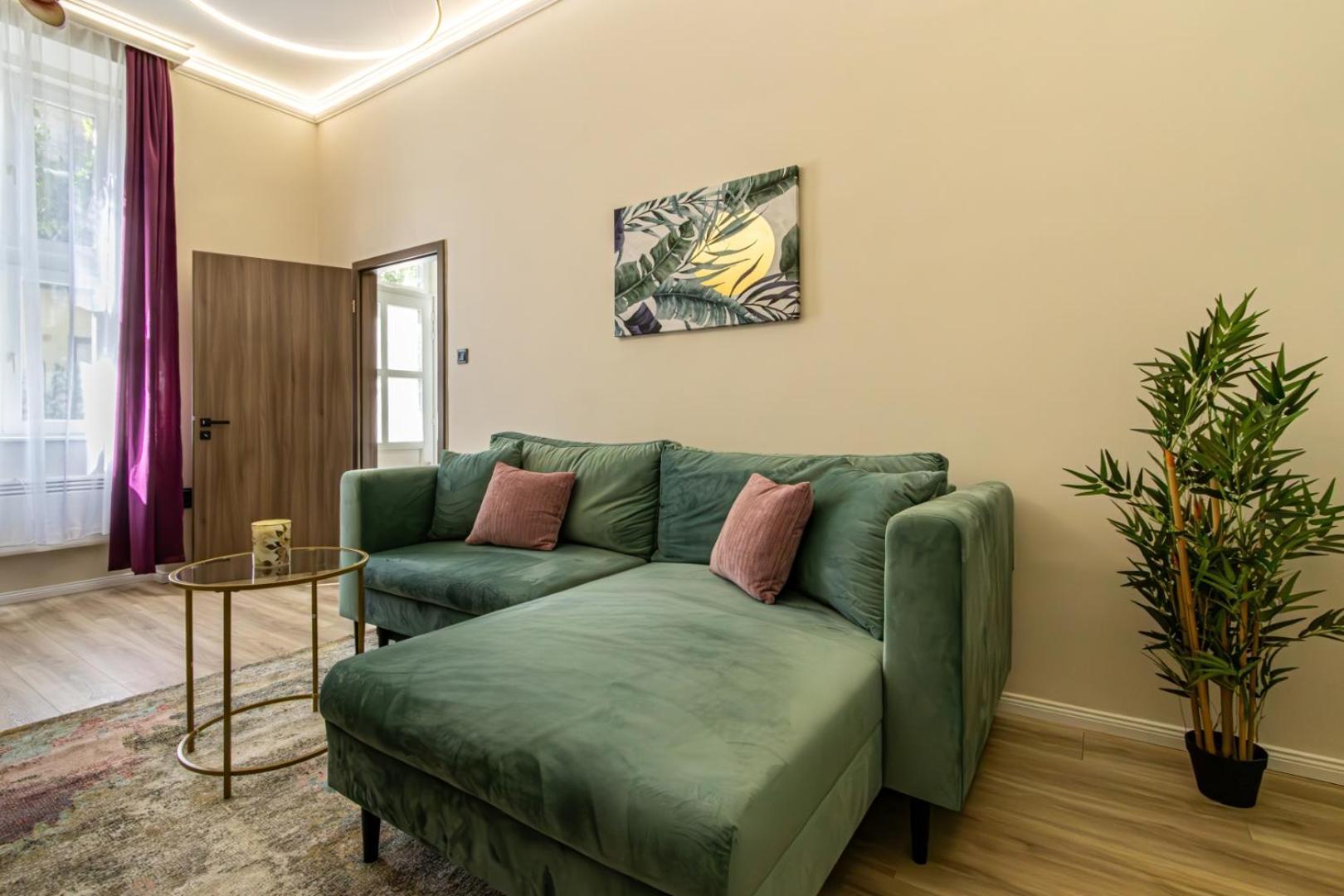 Oasis On The Broadway With Ac Appartamento Budapest